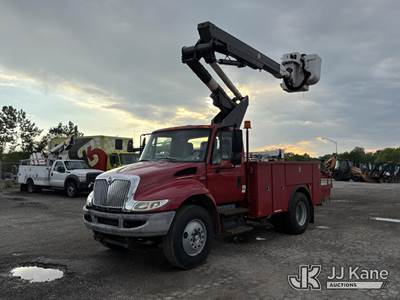 Altec TA40, 46 ft, Articulating & Telescopic Bucket Truck