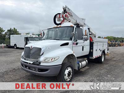Altec AT40G, 45 ft, Articulating & Telescopic Bucket Truck