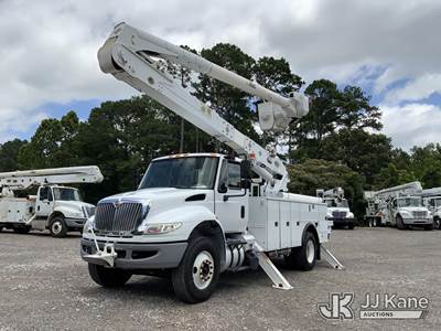Altec AA55-MH, 60 ft, Articulating Material Handling Bucket Truck