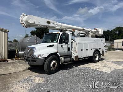 Altec AM55E-MH, 60 ft, Over-Center Material Handling Bucket Truck