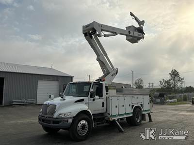 Versalift VST5000I02, 55 ft, Articulating & Telescopic Material Handling Bucket Truck