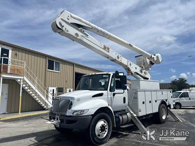 Altec AA55-MH, 60 ft, Material Handling Bucket