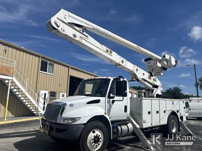 Altec AA55-MH, 60 ft, Material Handling Bucket