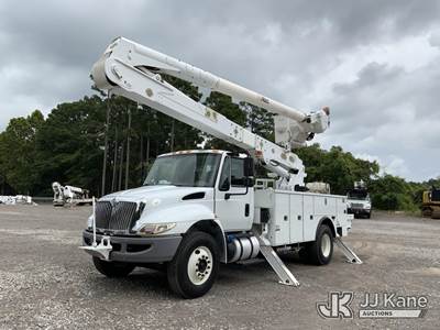 Altec AA55E-MH, 60 ft, Material Handling Bucket Truck