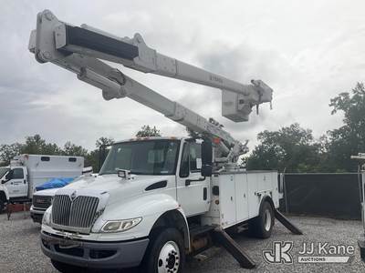 HiRanger SC55M, 61 ft, Over-Center Material Handling Bucket Truck