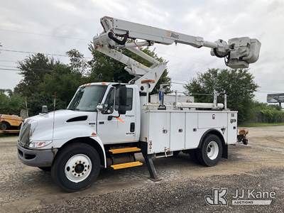 Altec TA41M, 45 ft, Articulating & Telescopic Material Handling Bucket Truck