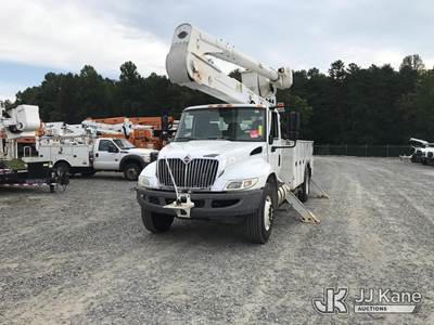 Altec AA55, 60 ft, Material Handling Bucket Truck