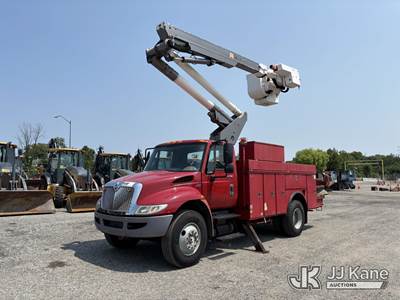 Altec TA45M, 50 ft, Articulating & Telescopic Material Handling Bucket Truck