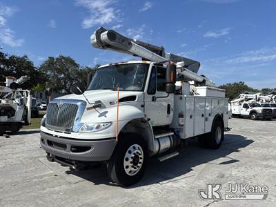 Altec L42A, 47 ft, Over-Center Bucket Truck