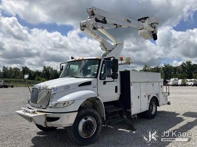 Altec TA41S, 46 ft, Articulating & Telescopic Bucket Truck