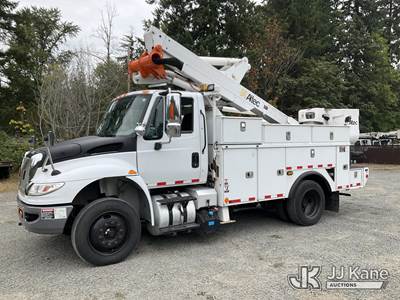Altec TA40, 46 ft, Articulating & Telescopic Bucket Truck