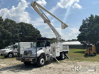 Altec LR760-E70, 75 ft, Over-Center Elevator Bucket Truck
