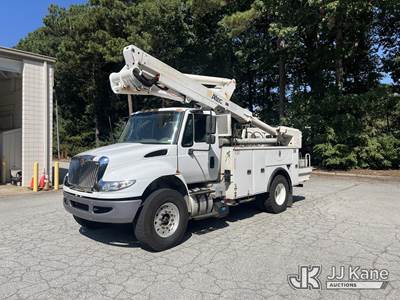 Altec TA45M, 50 ft, Articulating & Telescopic Material Handling Bucket Truck