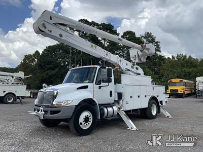 Altec AA55-MH, 60 ft, Material Handling Bucket Truck