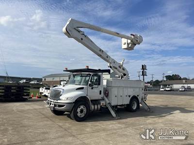 Altec AN50E-OC, 55 ft, Over-Center Material Handling Bucket Truck