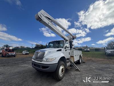 Altec AA55MH, 700 Lb 56 ft, Articulating Material Handling Bucket Truck