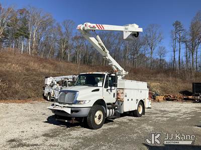 Versalift VO43I-01, 47 ft, Over-Center Bucket Truck