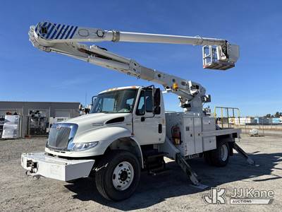 Altec AM55-MH, 60 ft, Over-Center Material Handling Platform Lift