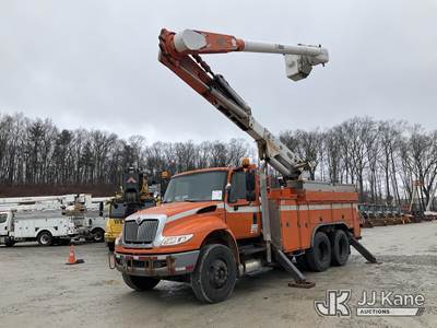 Altec AM55-E, 61 ft, Material Handling Bucket Truck