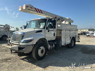 Versalift Vo43I-01, 47 ft, Over-Center Bucket Truck