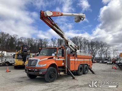 Altec AM55E, 60 ft, Material Handling Bucket Truck