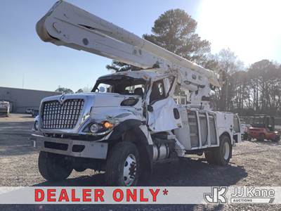 Altec AA55, 60 ft, Material Handling Bucket Truck