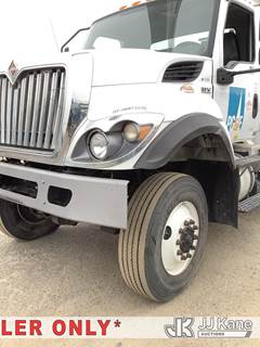 Altec AA55, 60 ft, Material Handling Bucket Truck