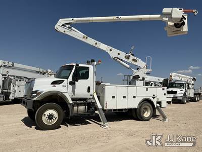 Altec AA55, 61 ft, Material Handling Bucket Truck