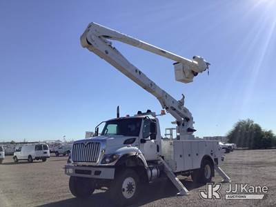 Altec AA55, 60 ft, Material Handling Bucket Truck