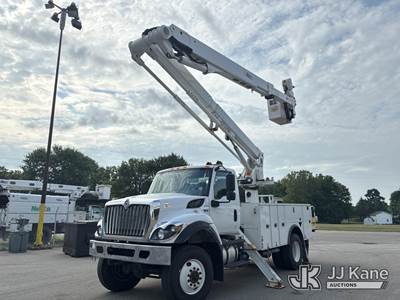 Altec TA60, 65 ft, Articulating & Telescopic Material Handling Bucket Truck