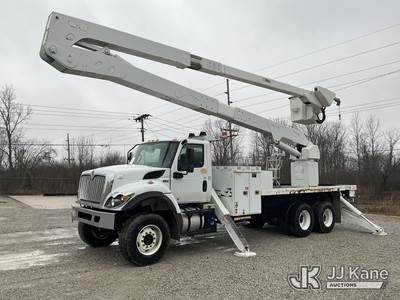 Altec A77-T, 82 ft, Articulating Material Handling Bucket Truck