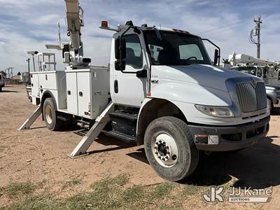 Altec AA55-MH, 61 ft, Material Handling Bucket Truck