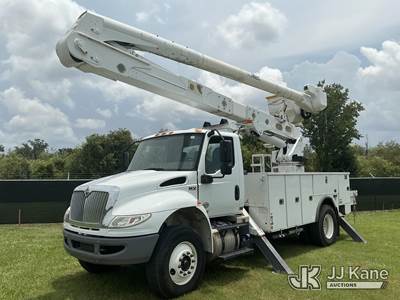 Altec AA55, 61 ft, Material Handling Bucket Truck