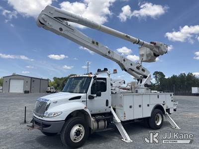 Altec AA55-MH, 60 ft, Articulating Material Handling Bucket Truck