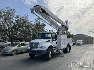 Altec TA60, 65 ft, Articulating & Telescopic Material Handling Bucket Truck
