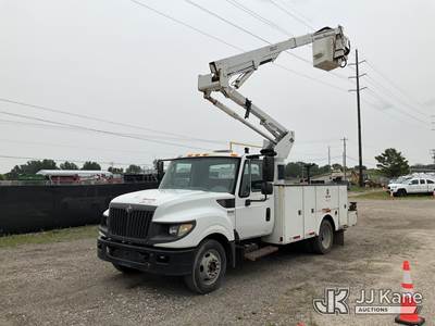 Versalift SST40EIH, 45 ft, Articulating & Telescopic Bucket Truck