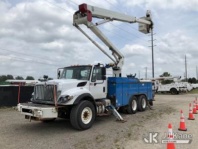 HiRanger TL55, 60 ft, Articulating & Telescopic Material Handling Bucket Truck