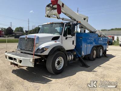 HiRanger TL55, 60 ft, Articulating & Telescopic Material Handling Bucket Truck