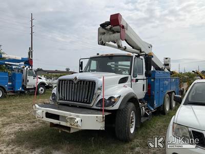HiRanger TL55, 60 ft, Articulating & Telescopic Material Handling Bucket Truck