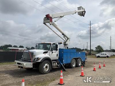 HiRanger TL55, 60 ft, Articulating & Telescopic Material Handling Bucket Truck