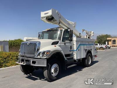 Versalift VST5000-02, 46 ft, Articulating & Telescopic Bucket