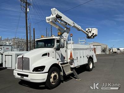 Altec TA40, 46 ft, Articulating & Telescopic Bucket Truck