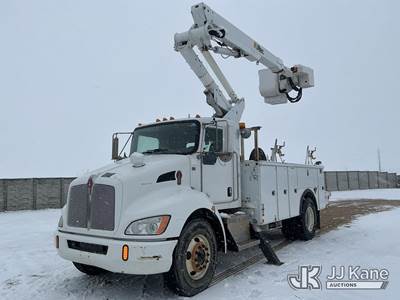 Altec TA41M, 46 ft, Articulating & Telescopic Material Handling Bucket Truck