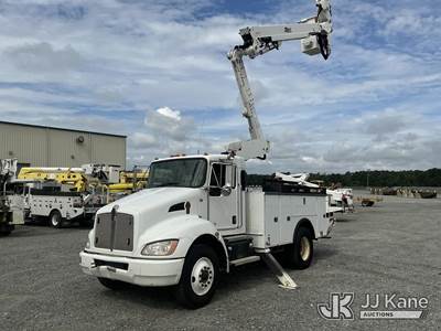 Altec AT40M, 45 ft, Articulating & Telescopic Material Handling Bucket Truck