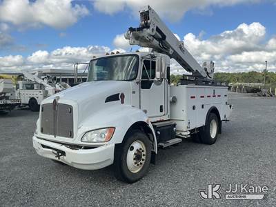 Altec AT40-MH, 45 ft, Articulating & Telescopic Bucket Truck