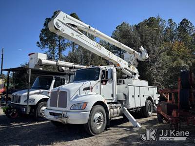 Altec AA55, 60 ft, Material Handling Bucket Truck