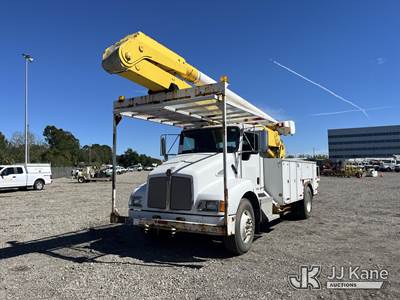 Altec AA755L, 60 ft, Material Handling Bucket Truck