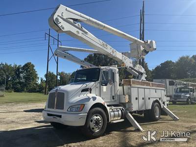 Altec AM55-EOC, 60 ft, Material Handling Bucket Truck