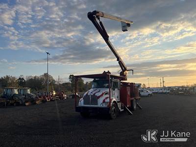 Terex XT PRO 60-70, 75 ft, Over-Center Elevator Bucket Truck