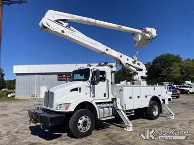 Altec AA55, 60 ft, Material Handling Bucket